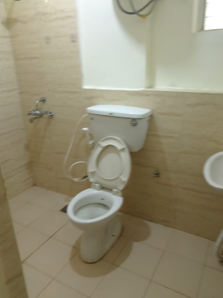 Floor Scrubbing & Wall Tile Deep Cleaning